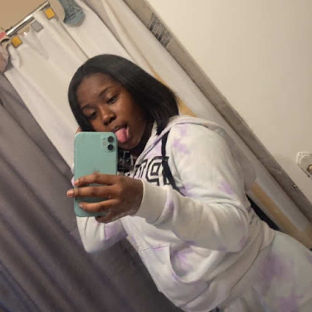 Meet your Posher, Nikiyah